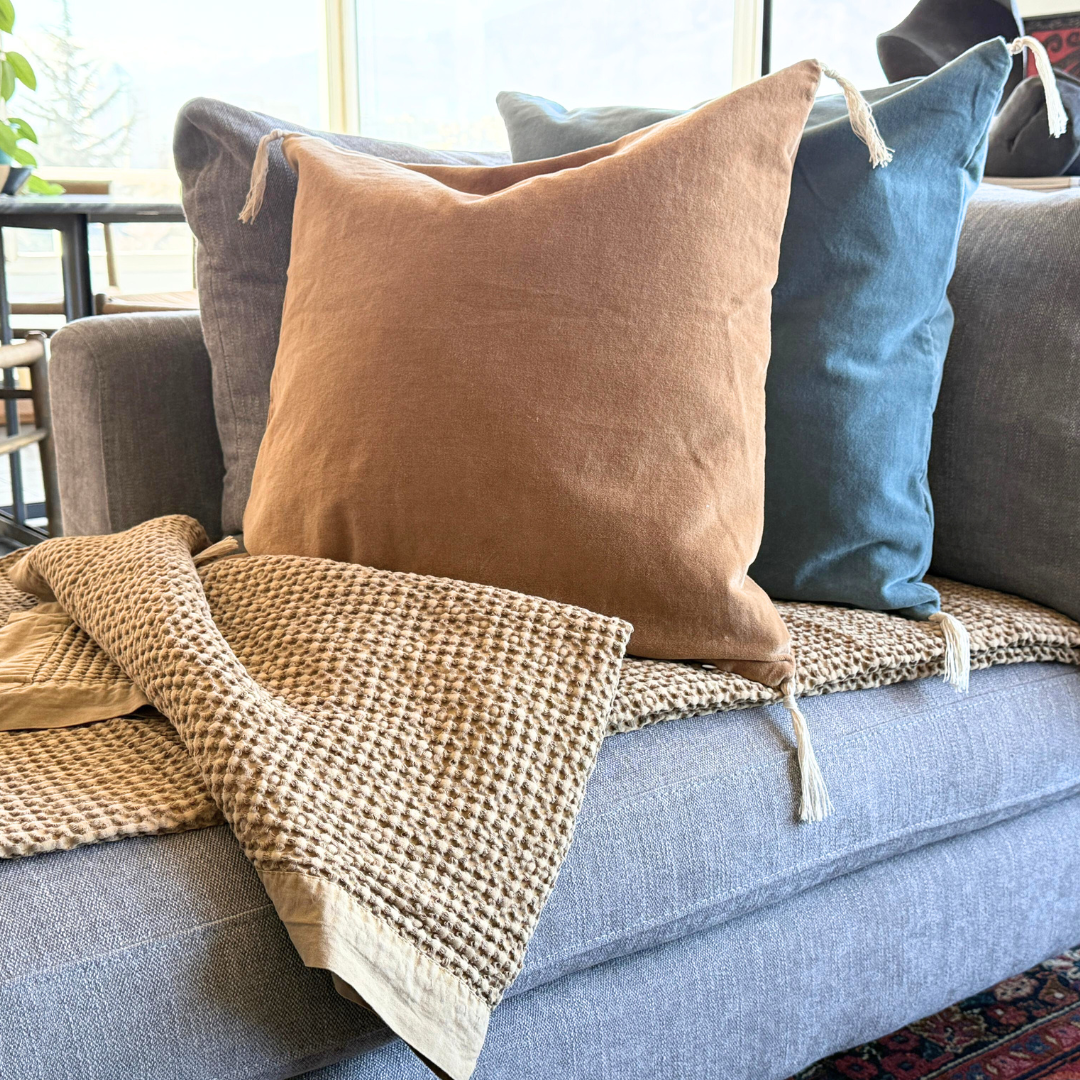 FUNDA COJIN TERCIOPELO CAMEL 50X50