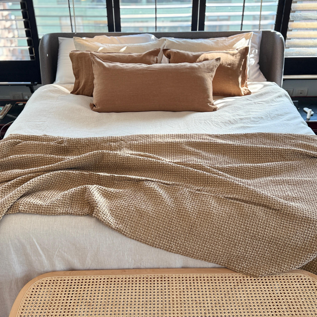 FUNDA COJIN LINO CAMEL 60X40