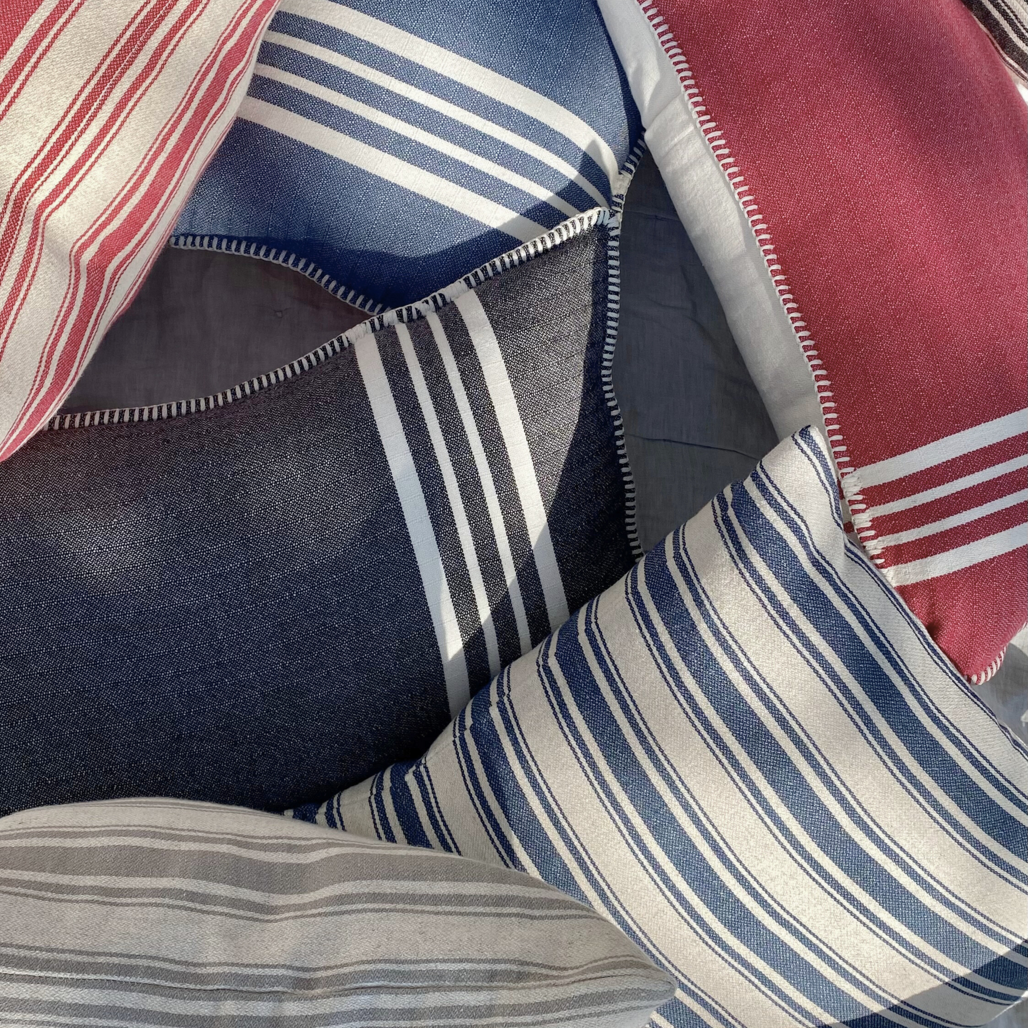 FUNDA COJIN BERNA STRIPE STITCH 40x60 BLUE